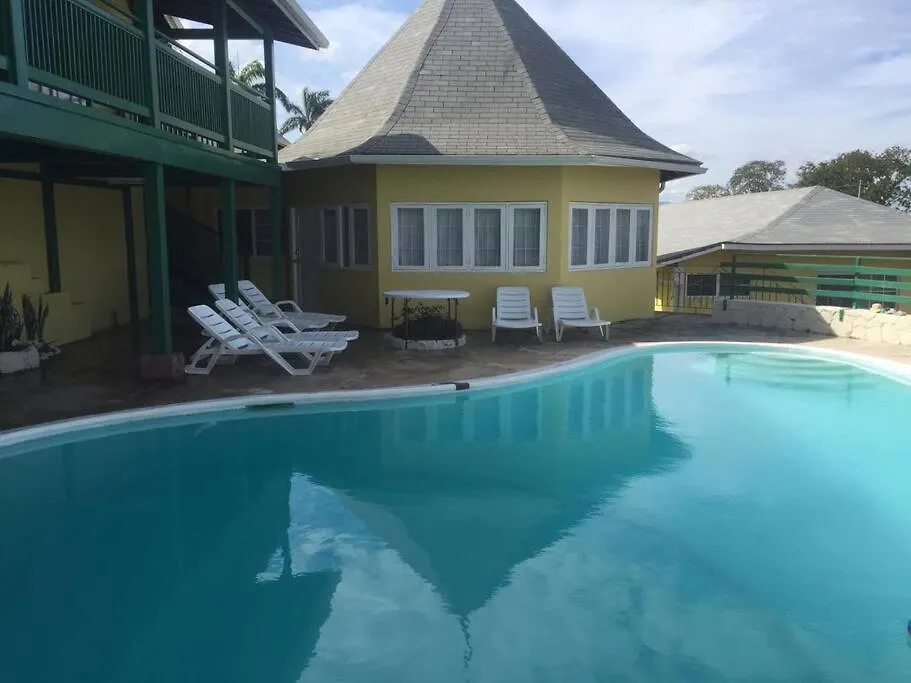 3 Bdr Apt #2 At Ramparts Near Sangster Airport location