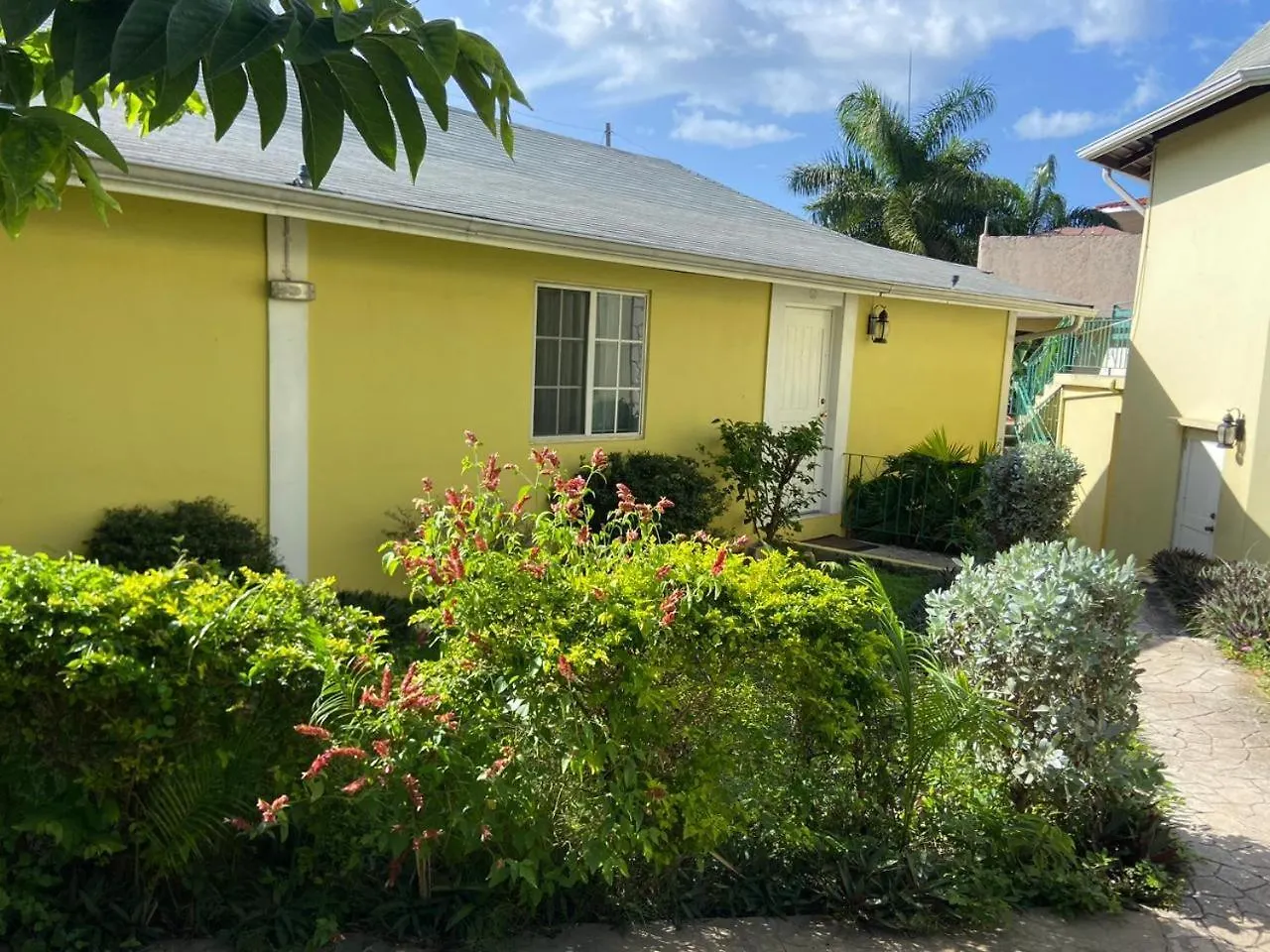 3 Bdr Apt #2 At Ramparts Near Sangster Airport Montego Bay Apartment
